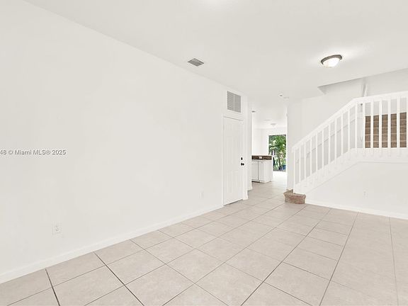 5th image of 580 NE 21st Ter #580