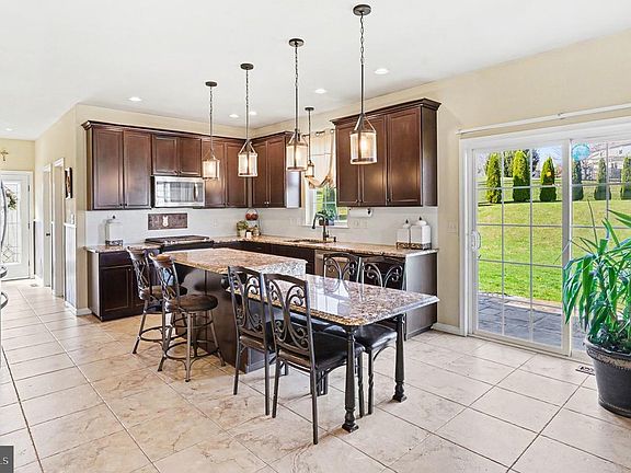 3rd image of 76 Gehringer Rd