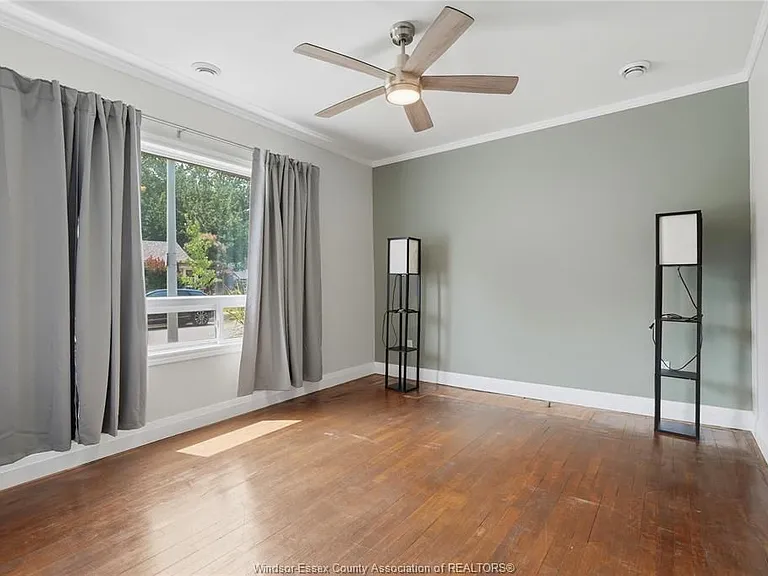 82 Pearl St W — Photo 9