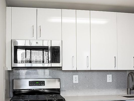 3rd image of 484 2nd Ave APT 3F