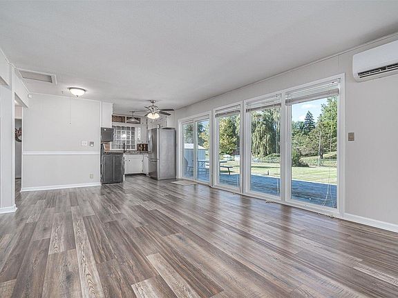 5th image of 2891 Loehrs Landing Dr