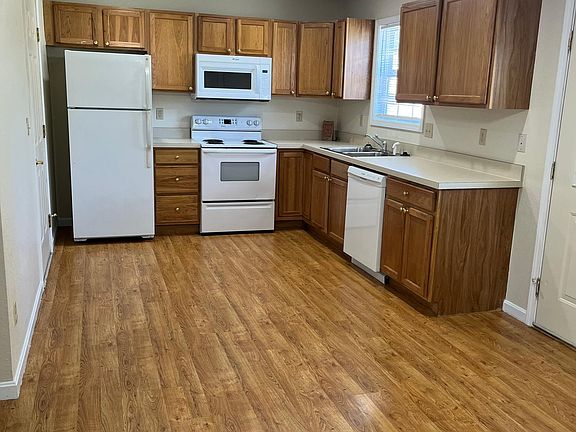 3rd image of 6742 Boston Dr