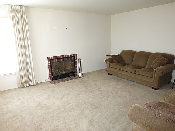 3rd image of 245 Oakcrest Ave