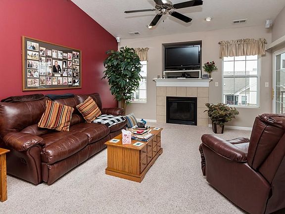 3rd image of 1333 SE University Ave Unit 304