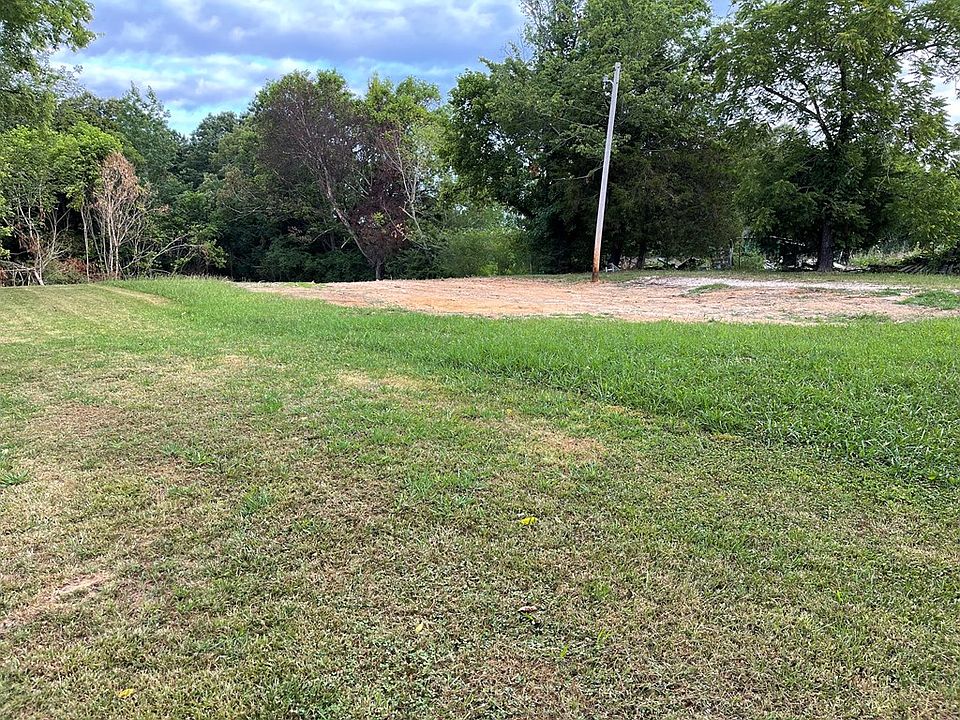 2nd image of 1244 Natchez Trace Rd