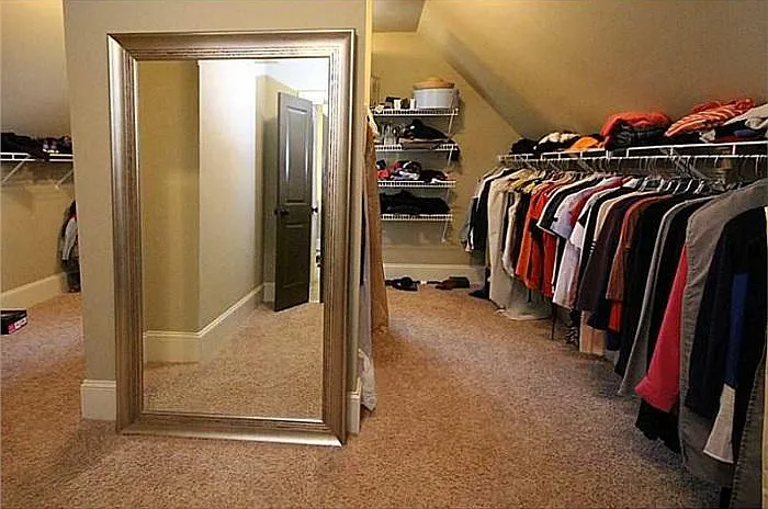 Master bedroom walk in Closet