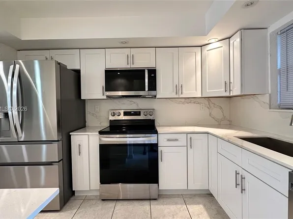 6200 NW 44th St APT 208, Lauderhill, FL 33319