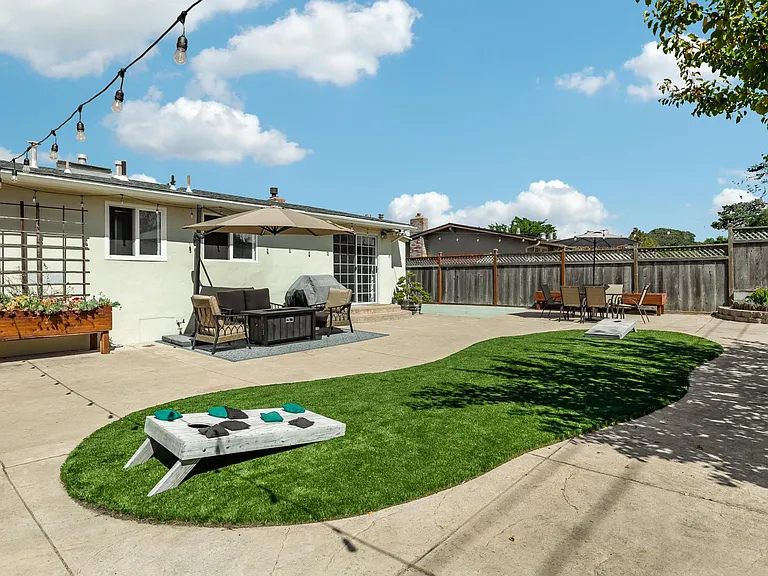 248 Beach Rd — Photo 11