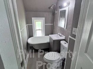 2632 N 24th Pl, Milwaukee, WI 53206