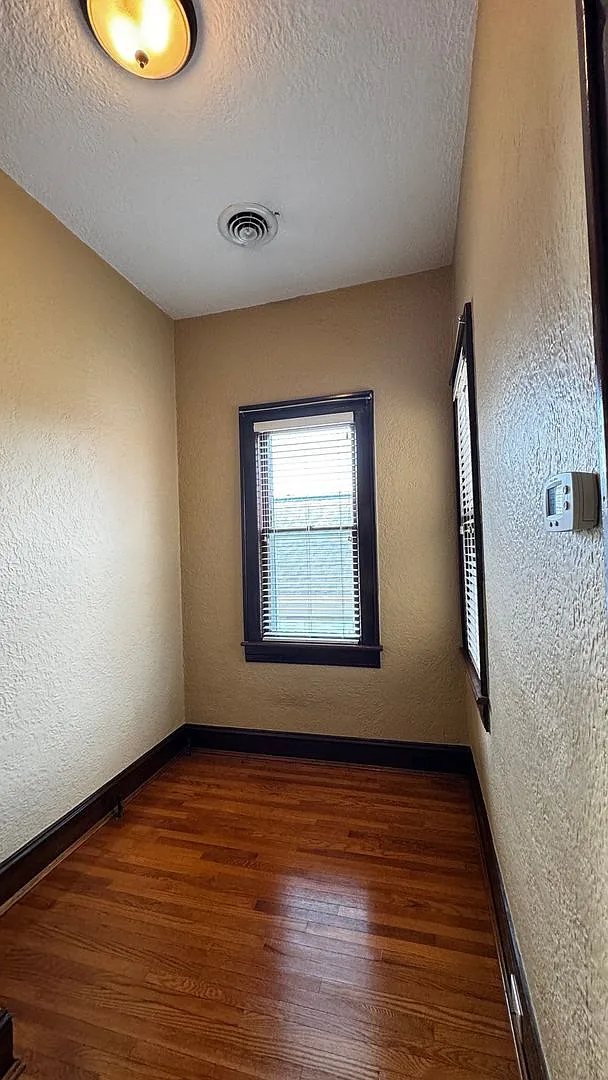 302 Mountain Ave — Photo 4