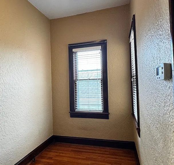 302 Mountain Ave SW — Photo 4