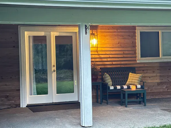 14820 NW Goeske Ln, Seabeck, WA 98380