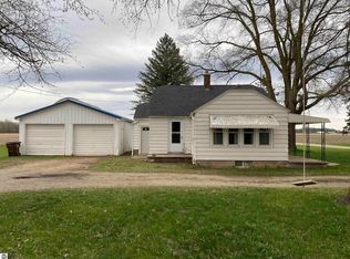 7033 E Hovey Rd, Rosebush, MI 48878