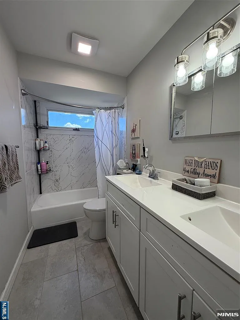 3 bed, 1.0 bath, $2,575 — Photo 2