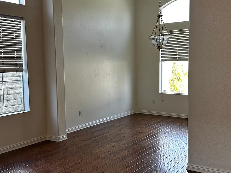 894 Sausalito Dr — Photo 6