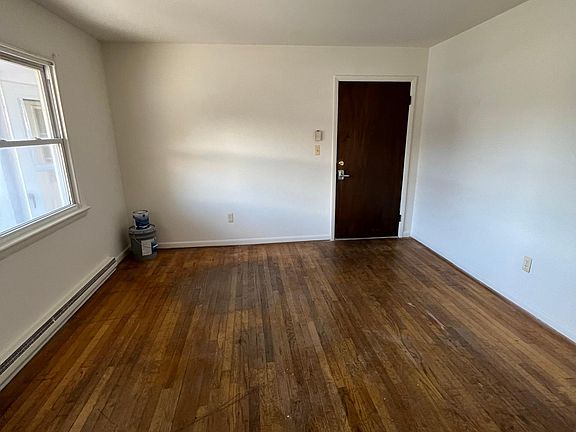 4th image of 333 Kenmore Ave #3