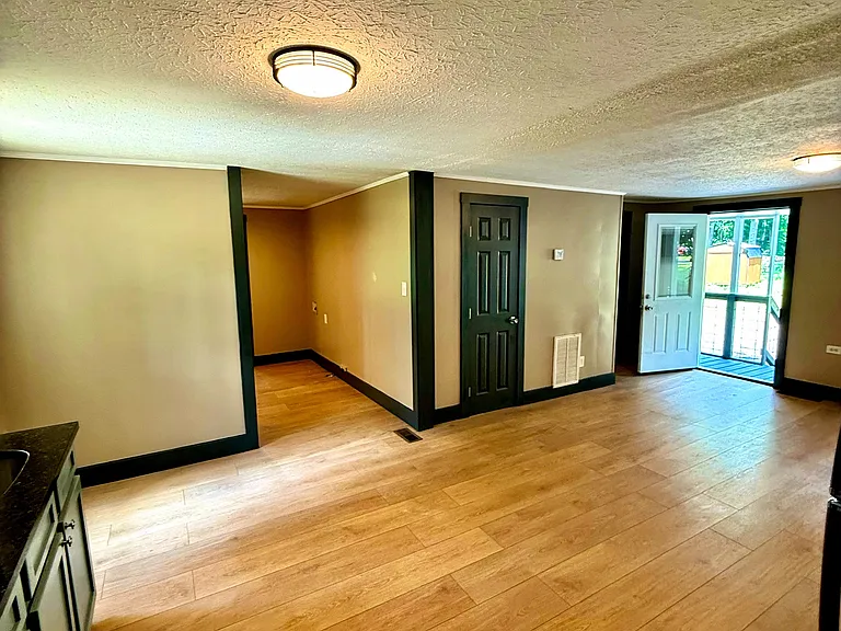 604 McCurdy Rd — Photo 14