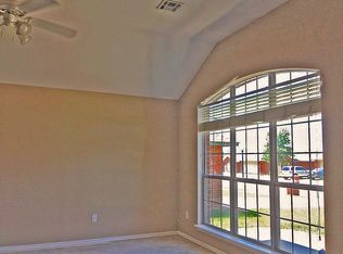 312 SW 39th St, Moore, OK 73160