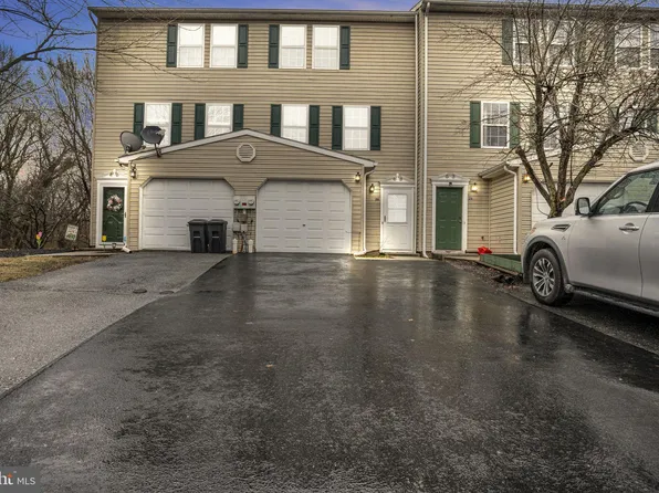 28 Petersburg Ln, Duncannon, PA 17020