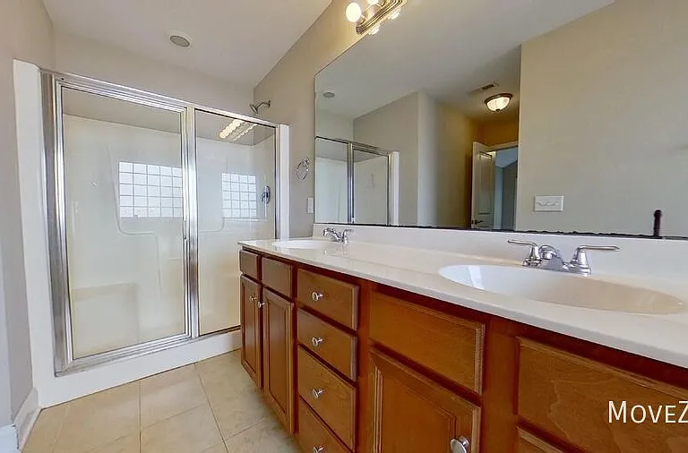 1718 Heatherstone Ln — Photo 20