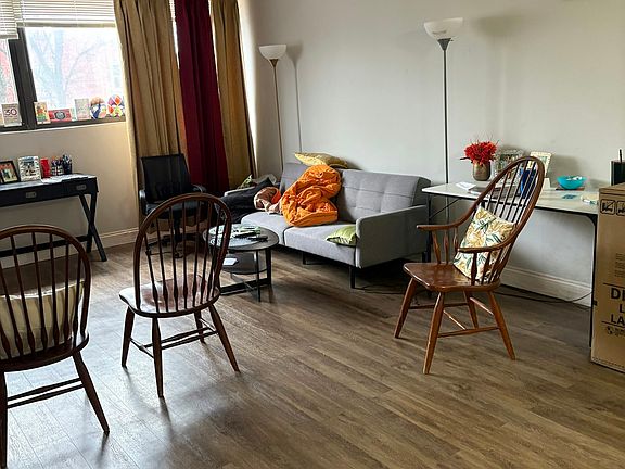 5th image of 220 Linden St APT 307