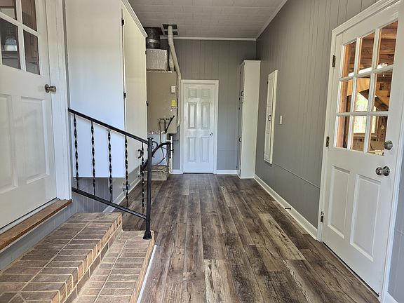 3rd image of 125 Park Dr