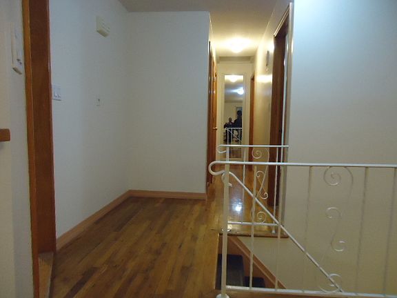 4th image of 914 E 93rd St #2
