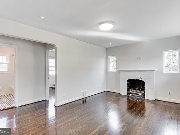 4th image of 4504 N Chelsea Ln