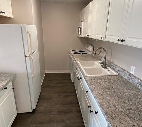 5th image of 247 W Union St APT 204C