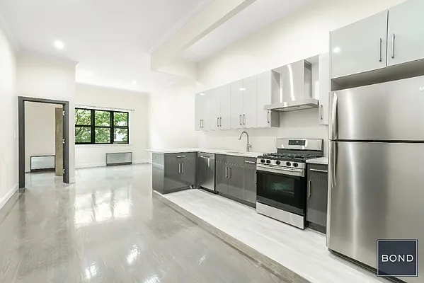 Rented by Bond New York | media 25