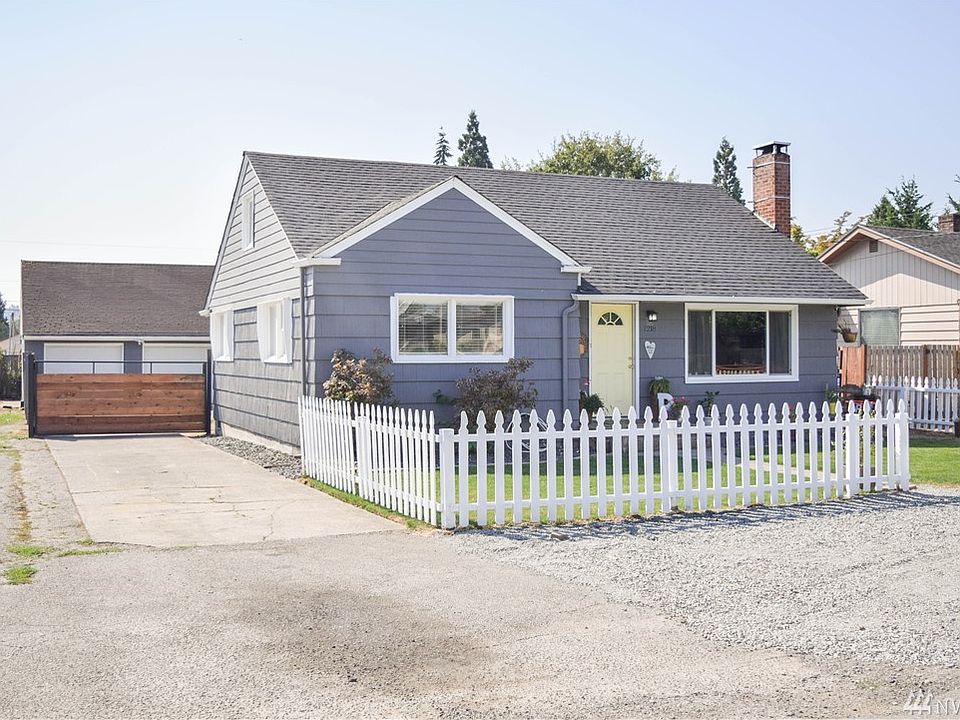 1st image of 1218 3rd Ave NW