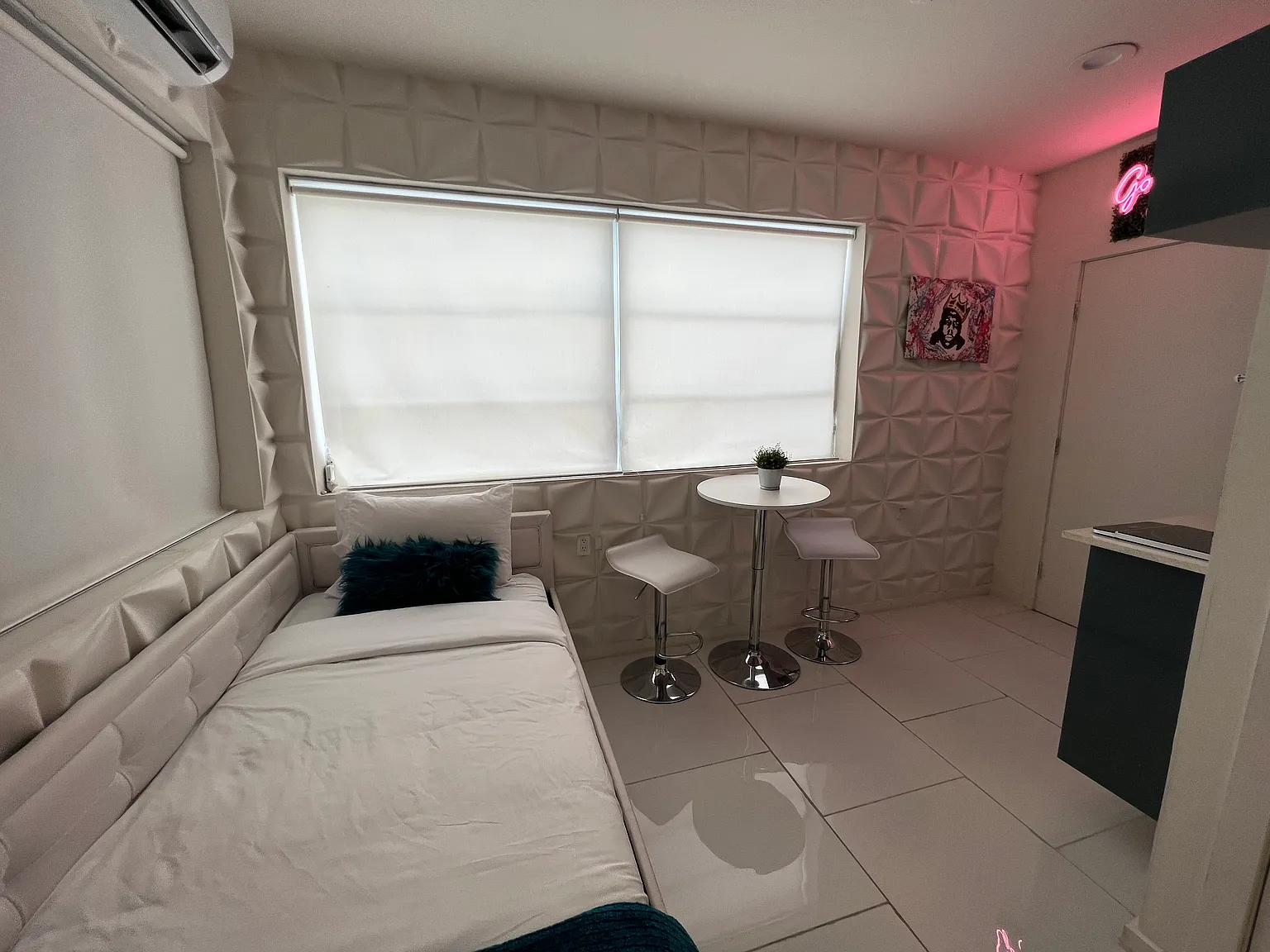 Studio, 150 sqft, $1,195 — Photo 4