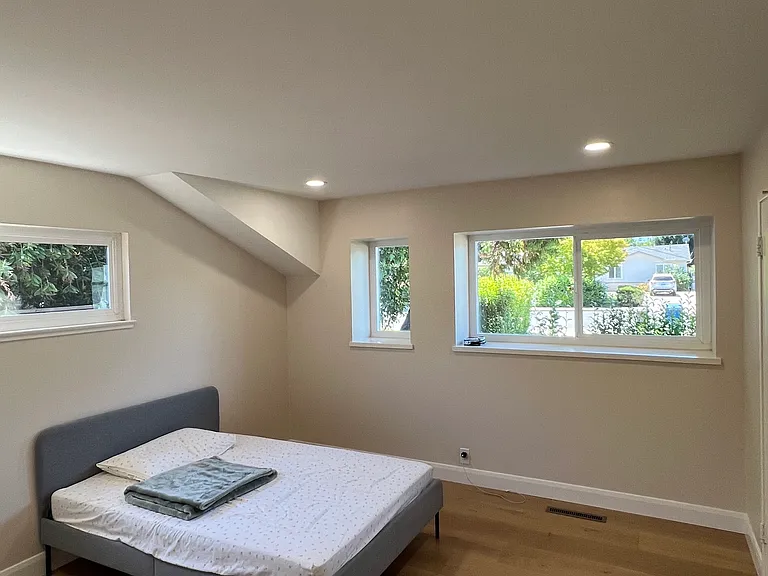 1333 Ridgeley Dr — Photo 5