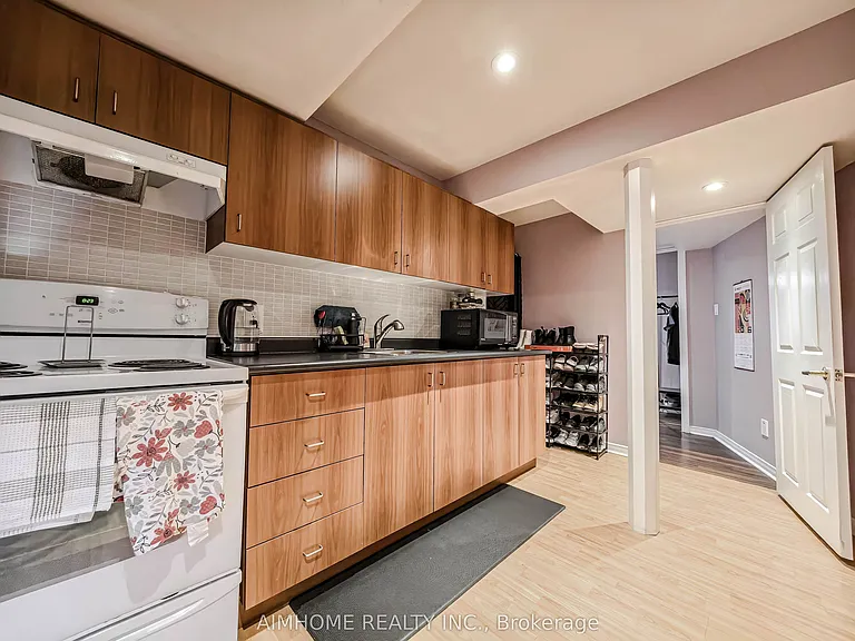 16 Chasser Dr #BASEMENT — Photo 8