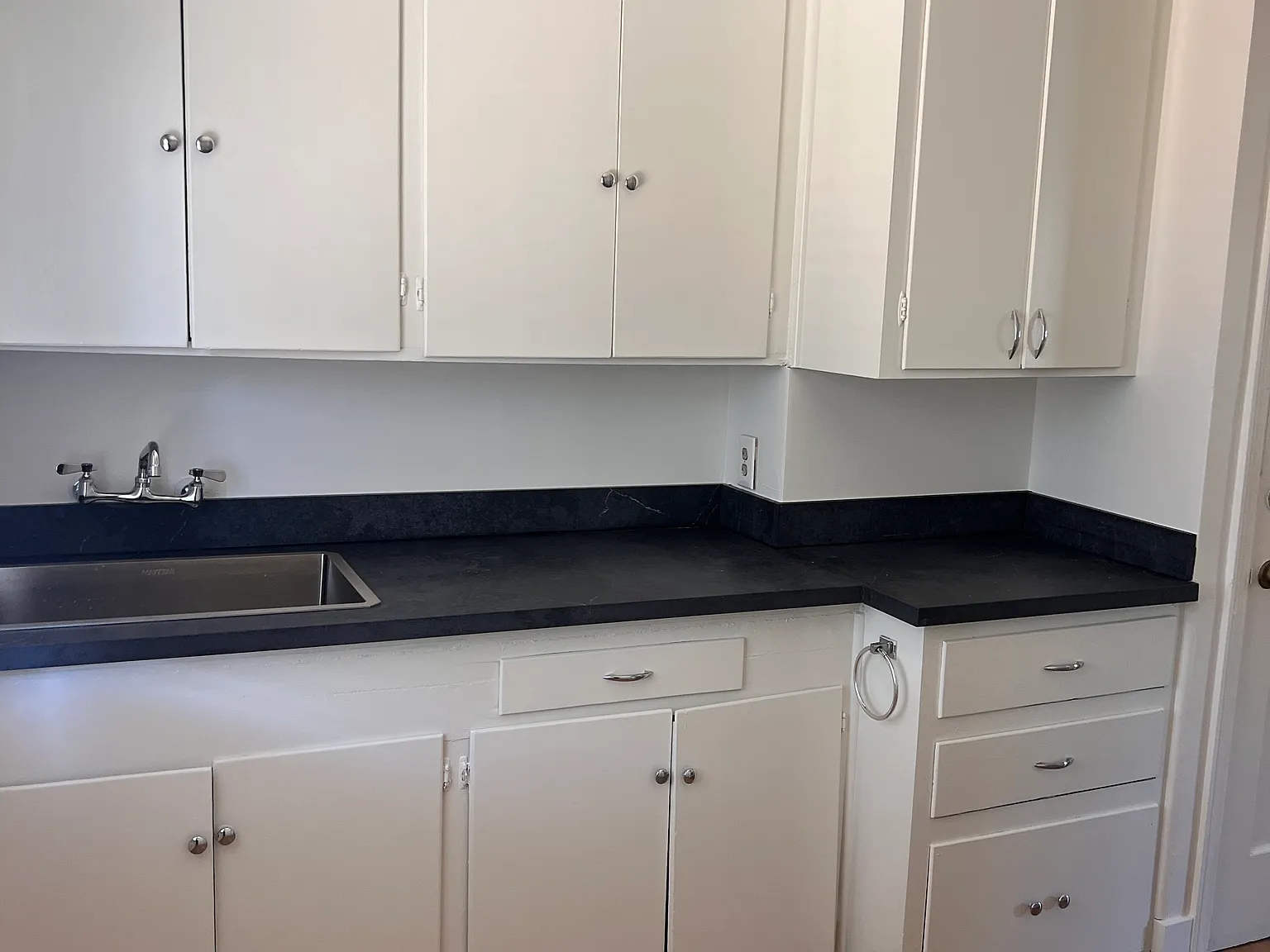 1 bed, $2,100 — Photo 4