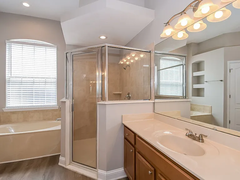 672 Mandy Oaks Dr — Photo 13