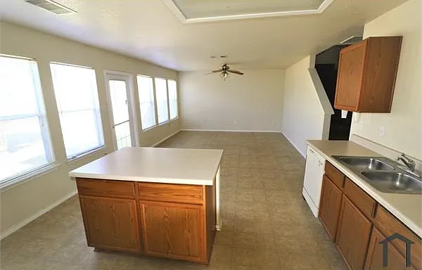 4915 Arizona Bay — Photo 4