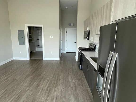 4th image of 340 Bremen St #D2c335824