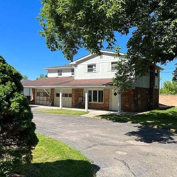 1st image of 2948 Alexander St