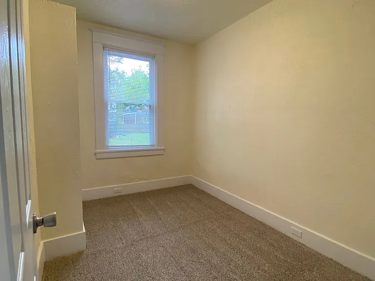 410 Parkwood Rd — Photo 11