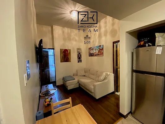 Rented by Avenues Real Estate | media 18