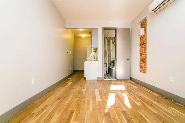 Rented by Nooklyn NYC LLC | media 60