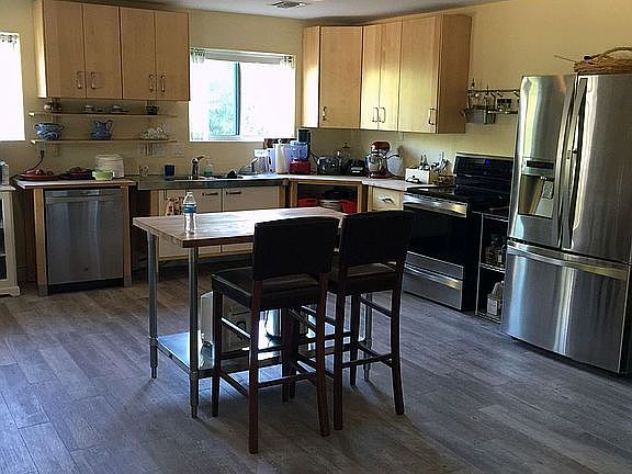 Kitchen with island