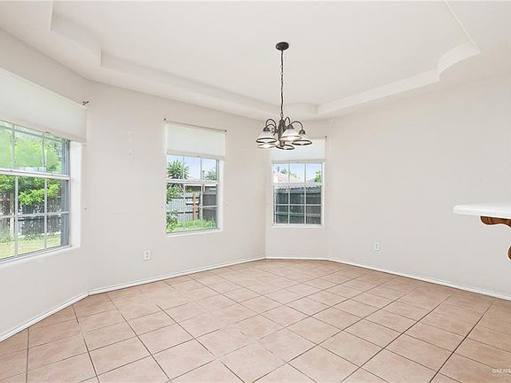4th image of 604 Baily Dr