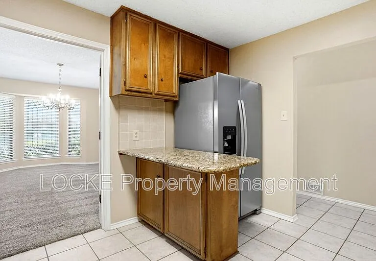 4917 Ledgestone Dr — Photo 9