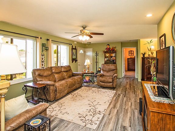 3rd image of 2025 Sunbar St