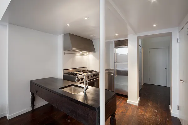 Rented by CORE | media 13