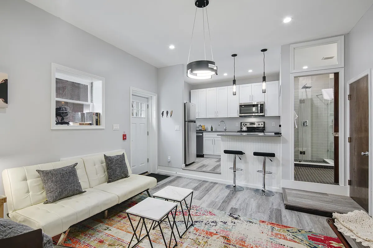 Building Photo - 518 S 13th St #1