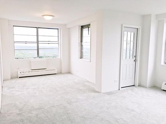 5th image of 700 Victory Blvd APT 6E