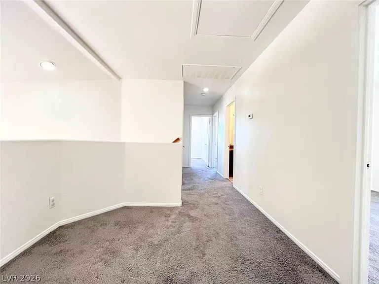 8284 W Rochelle Ave — Photo 18